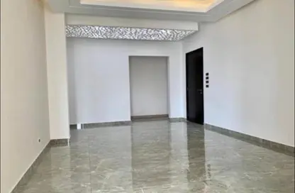 Apartment - 3 Bedrooms - 4 Bathrooms for sale in The Courtyards - Sheikh Zayed Compounds - Sheikh Zayed City - Giza