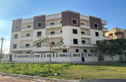 Apartment - 3 Bedrooms - 2 Bathrooms for sale in Shorouk City - Cairo