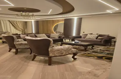 Apartment - 4 Bedrooms - 4 Bathrooms for sale in Cornish El Nile St. - Maadi - Hay El Maadi - Cairo