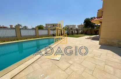 Villa - 3 Bedrooms - 4 Bathrooms for sale in Royal City - Sheikh Zayed Compounds - Sheikh Zayed City - Giza