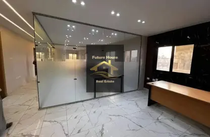 Office Space - Studio - 3 Bathrooms for rent in Corniche St. - El Mearag City - Zahraa El Maadi - Hay El Maadi - Cairo