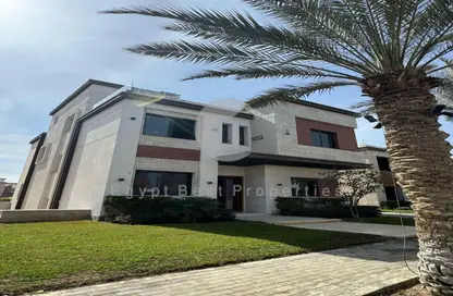 Villa - 5 Bedrooms - 5 Bathrooms for sale in Azzar - 5th Settlement Compounds - The 5th Settlement - New Cairo City - Cairo