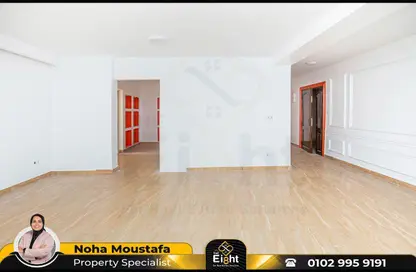 Apartment - 6 Bedrooms - 2 Bathrooms for sale in Kerdahy St. - Roushdy - Hay Sharq - Alexandria