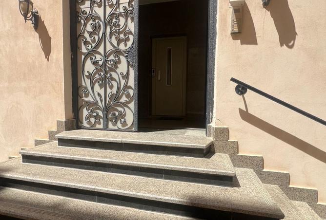 8230812 - Property Image 3