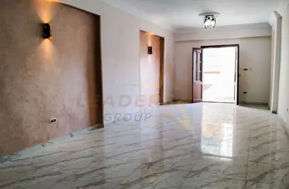 Apartment - 3 Bedrooms - 1 Bathroom for sale in Sidi Kamal St. - El Mandara - Hay Than El Montazah - Alexandria