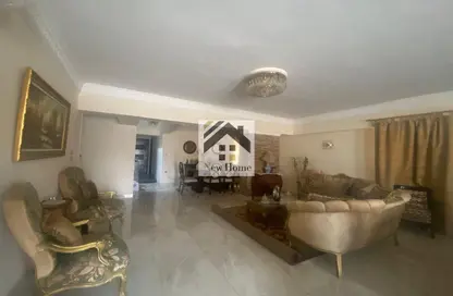Apartment - 2 Bedrooms - 2 Bathrooms for sale in Thirteenth Sector - Zahraa El Maadi - Hay El Maadi - Cairo