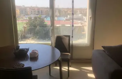 شقة - 2 غرف نوم - 2 حمامات للايجار في ذا فيلدج - المستثمرين الجنوبية - مدينة القاهرة الجديدة - القاهرة