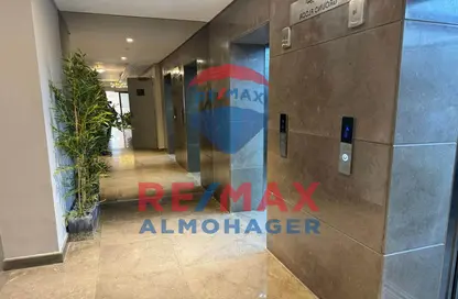 Apartment - 1 Bedroom - 1 Bathroom for sale in Zed Towers - Sheikh Zayed Compounds - Sheikh Zayed City - Giza
