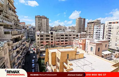 شقة - 3 غرف نوم - 2 حمامات للبيع في شارع الاقبال - لوران - حي شرق - الاسكندرية