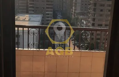 شقة - 3 غرف نوم - 2 حمامات للبيع في المنطقة السادسة - مدينة نصر - القاهرة