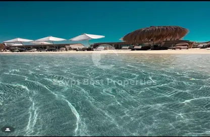 شاليه - 3 غرف نوم - 4 حمامات للبيع في المصيف - راس الحكمة - الساحل الشمالي