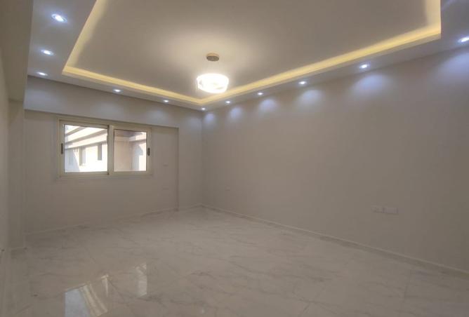 8367960 - Property Image 3