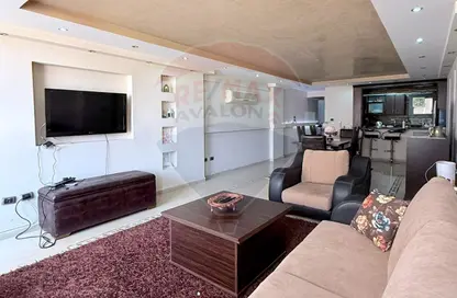 شقة - 3 غرف نوم - 2 حمامات للايجار في شارع كمال الدين صلاح - سموحة - حي شرق - الاسكندرية