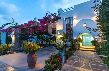 Chalet - 2 Bedrooms - 2 Bathrooms for sale in Mountain View - Ras Al Hekma - North Coast