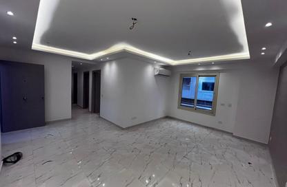 شقة - 2 غرف نوم - 2 حمامات للبيع في شارع شهاب - المهندسين - الجيزة