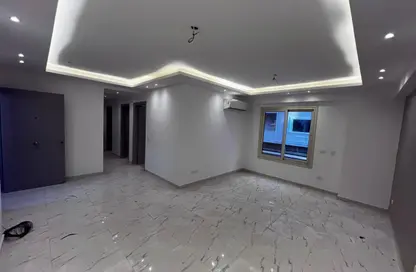 شقة - 2 غرف نوم - 2 حمامات للبيع في شارع شهاب - المهندسين - الجيزة