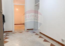 Apartment - 3 bedrooms - 1 bathroom for للايجار in Fouad St. - Raml Station - Hay Wasat - Alexandria