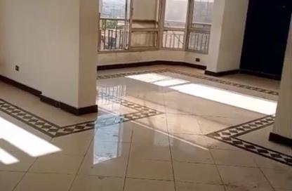 شقة - 3 غرف نوم - 2 حمامات للبيع في شارع الدكتور حسن الشريف - المنطقة الثامنة - مدينة نصر - القاهرة