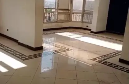 شقة - 3 غرف نوم - 2 حمامات للبيع في شارع الدكتور حسن الشريف - المنطقة الثامنة - مدينة نصر - القاهرة