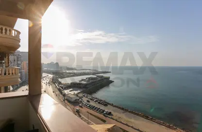 Apartment - 3 Bedrooms - 3 Bathrooms for sale in Al Geish Road - Laurent - Hay Sharq - Alexandria