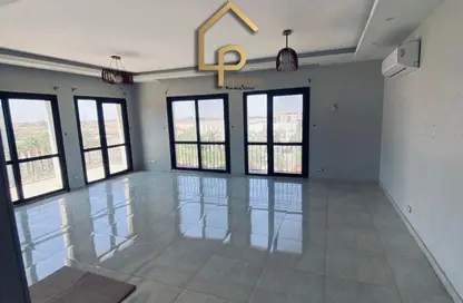 شقة - 3 غرف نوم - 3 حمامات للايجار في ذا كورت ياردز - كمبوندات الشيخ زايد - الشيخ زايد - الجيزة