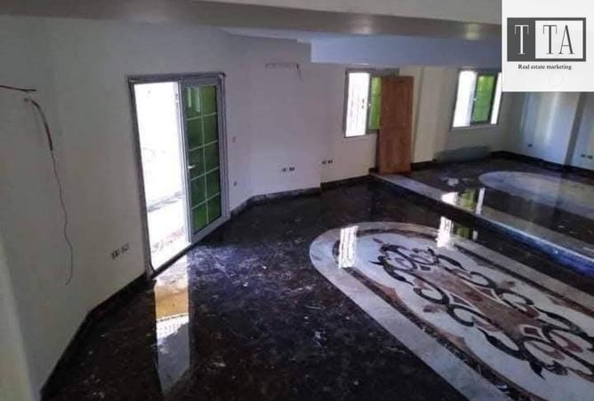 8074555 - Property Image 2
