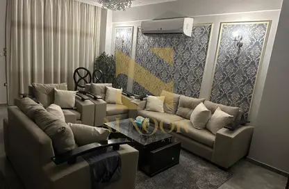 شقة - 3 غرف نوم - 2 حمامات للايجار في لازورد - الحي الثامن - الشيخ زايد - الجيزة