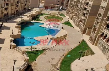 Apartment - 3 Bedrooms - 2 Bathrooms for sale in Rock Vera - 5th Settlement Compounds - The 5th Settlement - New Cairo City - Cairo