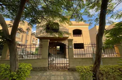 Villa - 5 Bedrooms - 6 Bathrooms for sale in Zizinia Flowers - 5th District - Shorouk City - Cairo