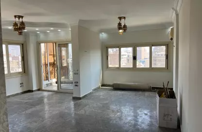 Apartment - 3 Bedrooms - 2 Bathrooms for sale in Shooting Club Street - Dokki - Giza