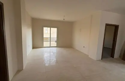 شقة - 2 غرف نوم - 2 حمامات للايجار في بالم فيلا - طريق الواحات - مدينة 6 أكتوبر - الجيزة