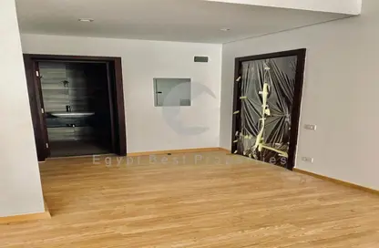 Apartment - 3 Bedrooms - 2 Bathrooms for sale in Sodic East - 6th District - New Heliopolis - Cairo