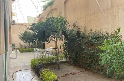 Apartment - 2 Bedrooms - 1 Bathroom for rent in Service Road - Ganoob El Acadimia - New Cairo City - Cairo