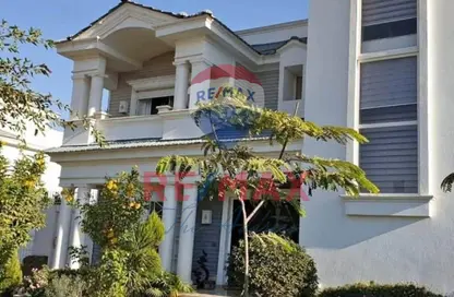 Townhouse - 4 Bedrooms - 5 Bathrooms for sale in Lagoon Beach Park - 5th Settlement Compounds - The 5th Settlement - New Cairo City - Cairo