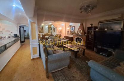 Apartment - 2 Bedrooms - 2 Bathrooms for sale in Abdel Salam Aref St. - Laurent - Hay Sharq - Alexandria