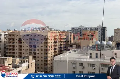 Apartment - 3 Bedrooms - 2 Bathrooms for sale in Kasr Al Safa St. - Zezenia - Hay Sharq - Alexandria