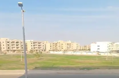 شقة - 3 غرف نوم - 2 حمامات للبيع في المنطقة الاولي - مدينة الشروق - القاهرة
