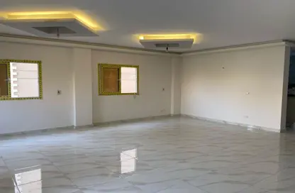 Apartment - 3 Bedrooms - 3 Bathrooms for rent in Ganoob El Acadimia - New Cairo City - Cairo