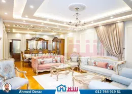 شقة - 3 غرف نوم - 2 حمامات للبيع في كامب شيزار - حي وسط - الاسكندرية