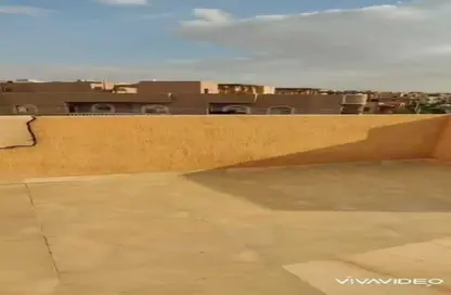 شقة - 3 غرف نوم - 2 حمامات للبيع في المجاورة الاولي - الحي الثاني شرق - مدينة الشروق - القاهرة