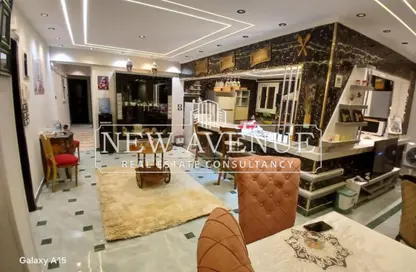 Apartment - 2 Bedrooms - 1 Bathroom for sale in Hamouda Mahmoud St. - 8th Zone - Nasr City - Cairo