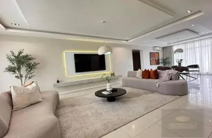 Apartment - 3 Bedrooms - 3 Bathrooms for sale in October Plaza - 6 October Compounds - 6 October City - Giza