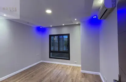 شقة - 3 غرف نوم - 2 حمامات للبيع في ذا كورت ياردز - كمبوندات الشيخ زايد - الشيخ زايد - الجيزة