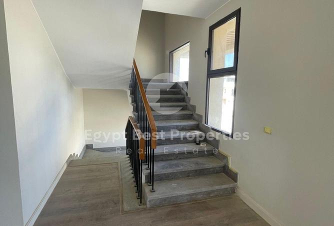 8327881 - Property Image 2