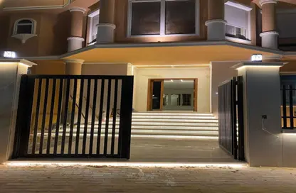 فيلا - 6 غرف نوم - 4 حمامات للايجار في قطامية جاردنز - كمبوندات القطامية - القطامية - مدينة القاهرة الجديدة - القاهرة