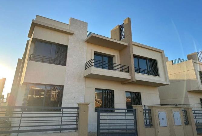 8064032 - Property Image 2