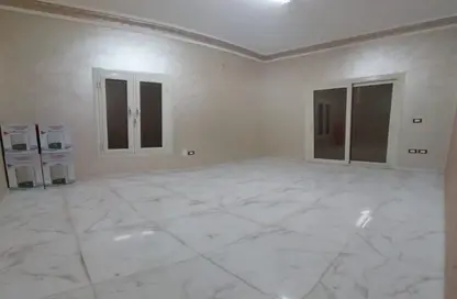 شقة - 4 غرف نوم - 2 حمامات للايجار في شارع الجزيرة - المستثمرين الجنوبية - مدينة القاهرة الجديدة - القاهرة