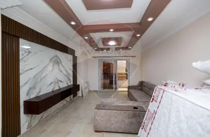 Apartment - 3 Bedrooms - 2 Bathrooms for sale in Khaled Ibn Al Walid St. - Miami - Hay Awal El Montazah - Alexandria