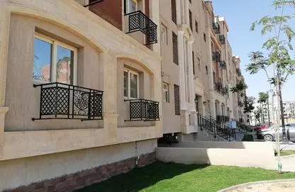 Apartment - 4 Bedrooms - 2 Bathrooms for sale in Rock Vera - 5th Settlement Compounds - The 5th Settlement - New Cairo City - Cairo