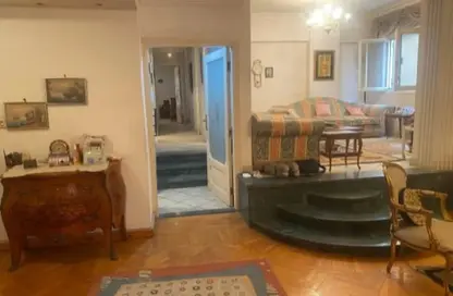 شقة - 4 غرف نوم - 3 حمامات للبيع في شارع محمد المقريف - المنطقة السادسة - مدينة نصر - القاهرة